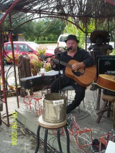 165750_190060921006076_100000065092487_706517_1754714_n